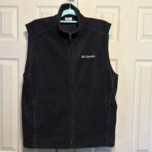 Columbia Fleece Vest Zipper front w 2 zipper pockets